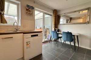 Kitchen/Diner- click for photo gallery